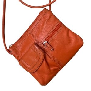 EUC 💕 TIGNANELLO VINTAGE LEATHER SPICEY ORANGE CROSS BODY